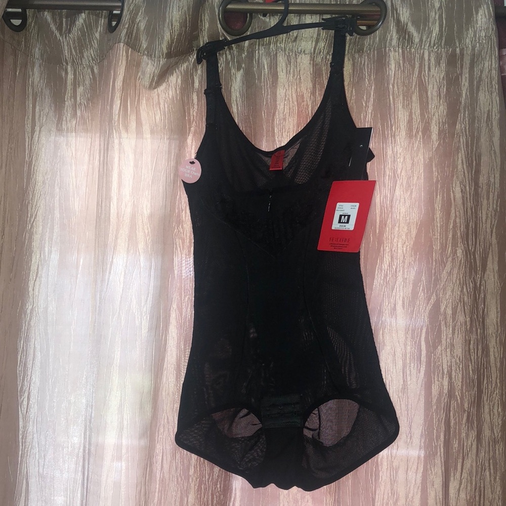 Redefine shaping bodysuit ‼️BRAND NEW‼️